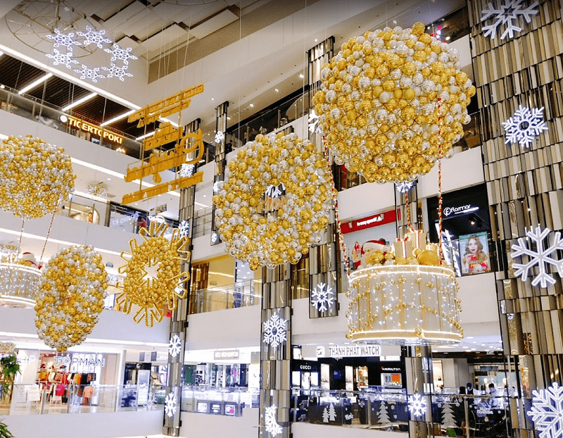 Địa điểm du lịch TPHCM. Trung tâm thương mại Takashimaya