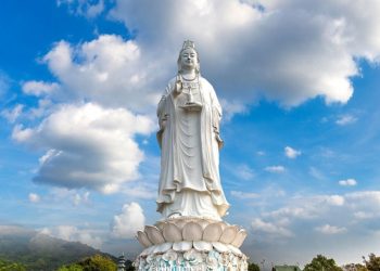 Du lịch chùa Linh Ứng. Kinh Nghiệm du lịch chùa Linh Ứng - Bãi Bút