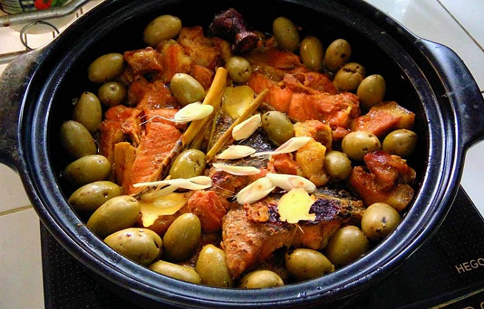 Món ăn ngon Phú Thọ. Trám om kho cá