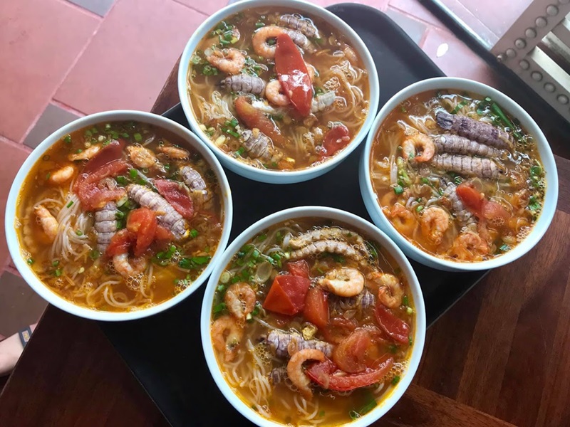 Quán ăn sáng ở Hạ Long. Quán ăn sáng bình dân ở Hạ Long