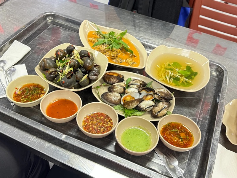 Quán ốc ở Hà Nội. Quán ốc nổi tiếng ở Hà Nội