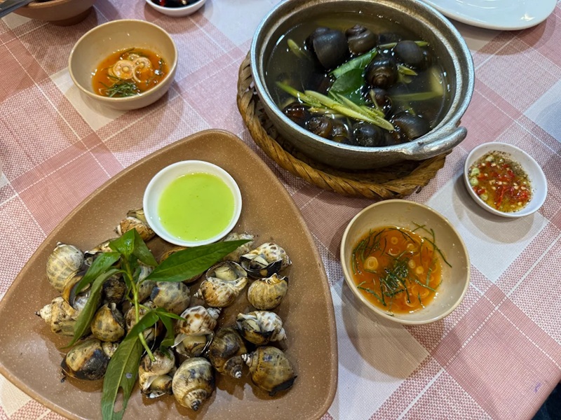 Quán ốc ở Hà Nội. Quán ốc nổi tiếng ở Hà Nội