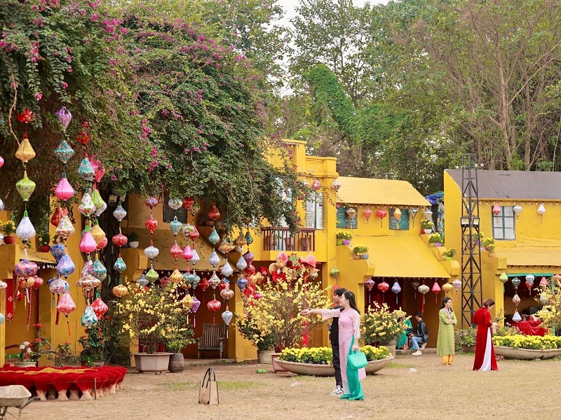 Review vườn hoa bãi đá sông Hồng có gì đẹp