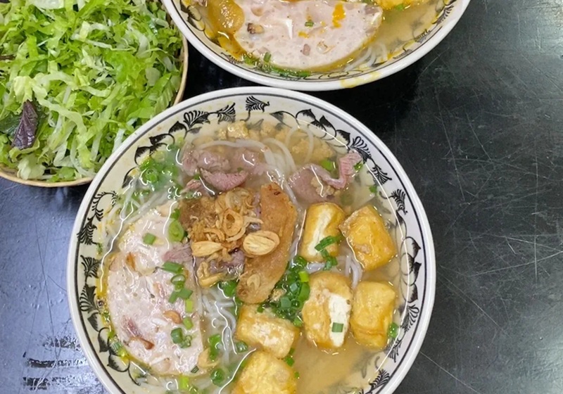 Quán bún riêu ở Hà Nội. Quán bún riêu giá rẻ ở Hà Nội