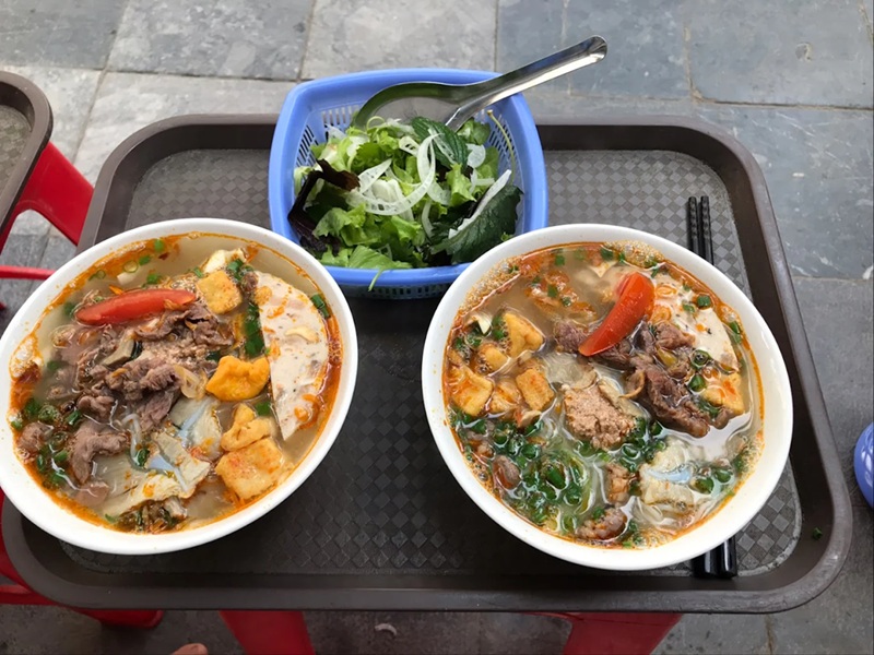 Quán bún riêu ở Hà Nội. Quán bún riêu giá rẻ ở Hà Nội