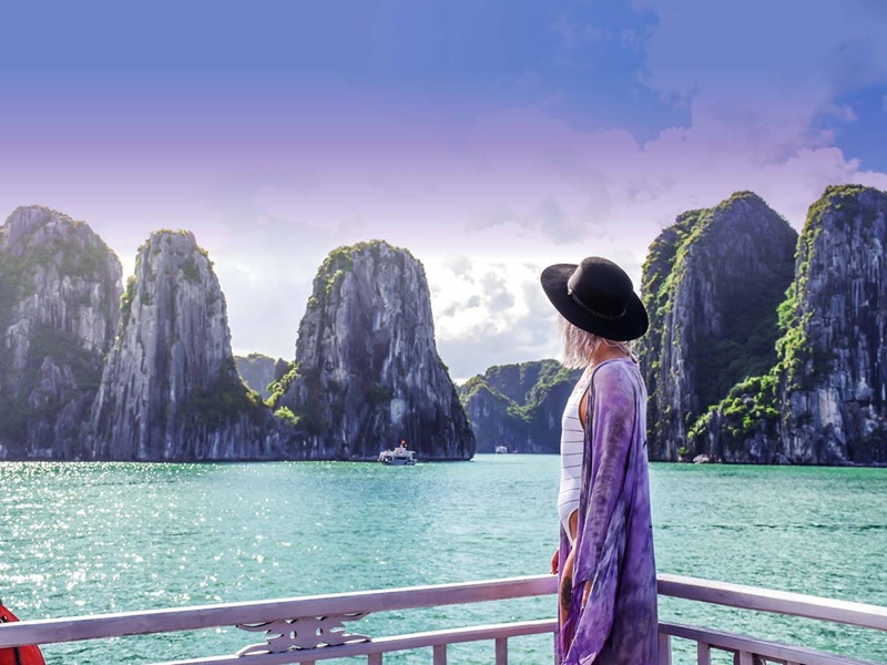 Có nên du lịch Hạ Long tháng 11. Ở Hạ Long tháng 11 nên đi đâu chơi