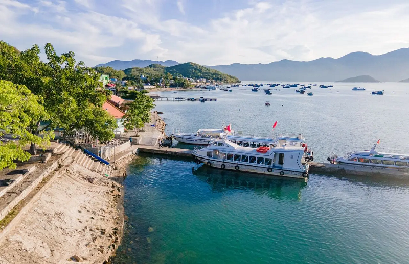 Lịch chạy tàu ra đảo Hoa Lan Nha Trang