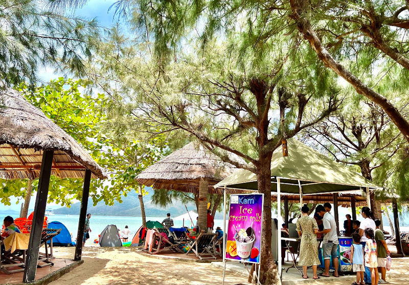 Review ăn uống trên đảo Hoa Lan Nha Trang