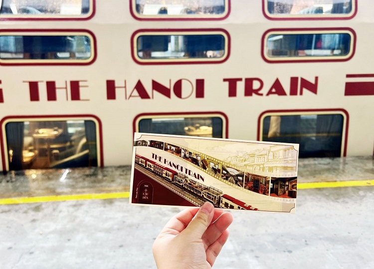 Review trải nghiệm đi tàu di sản Hà Nội 5 cửa ô giá vé bao nhiêu