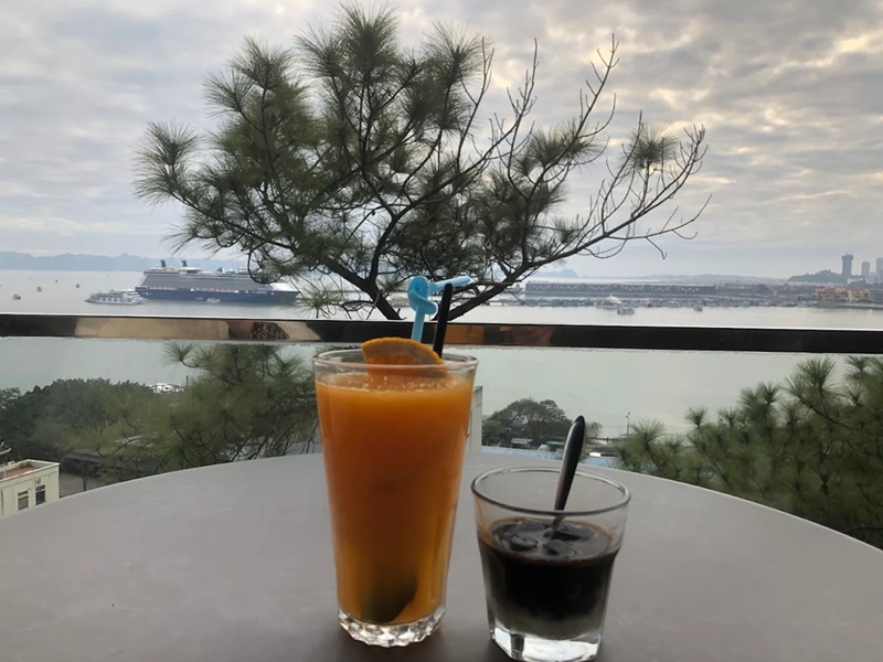 Quán cafe view Vịnh Hạ Long. Quán cà phê nổi tiếng gần Vịnh Hạ Long