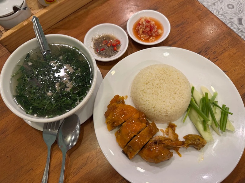 Quán cơm gà Phường Sài Gòn. Quán cơm gà nổi tiếng tại Phường Sài Gòn