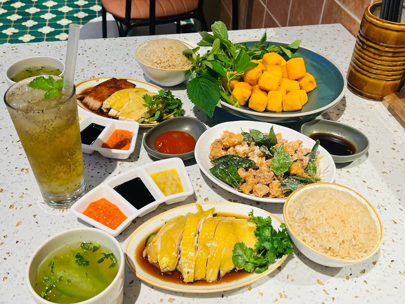 Quán cơm gà Phường Sài Gòn. Quán cơm gà bình dân phường Sài Gòn