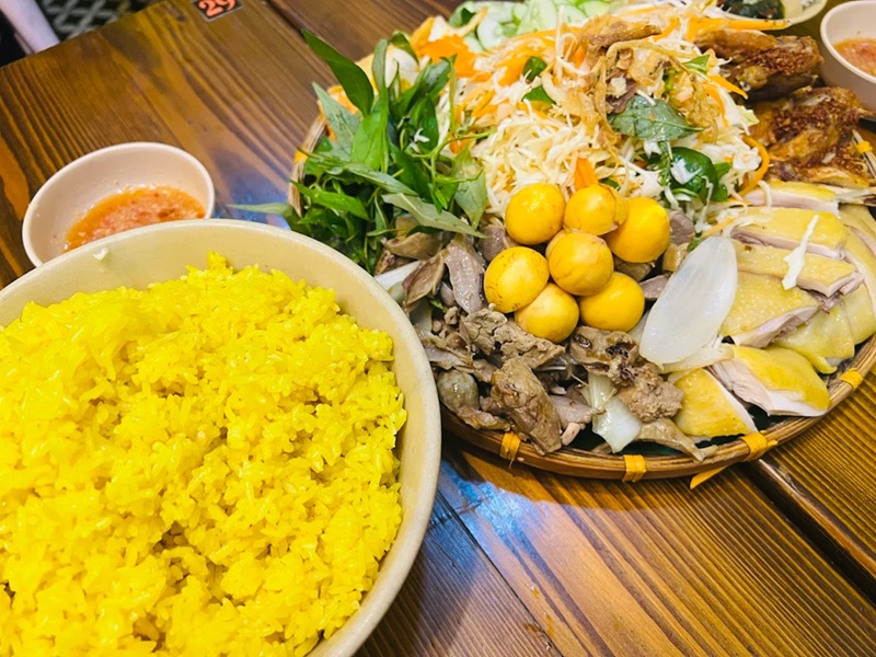 Quán cơm gà phường Sài Gòn. Quán cơm gà ngon rẻ ở Phường Sài Gòn