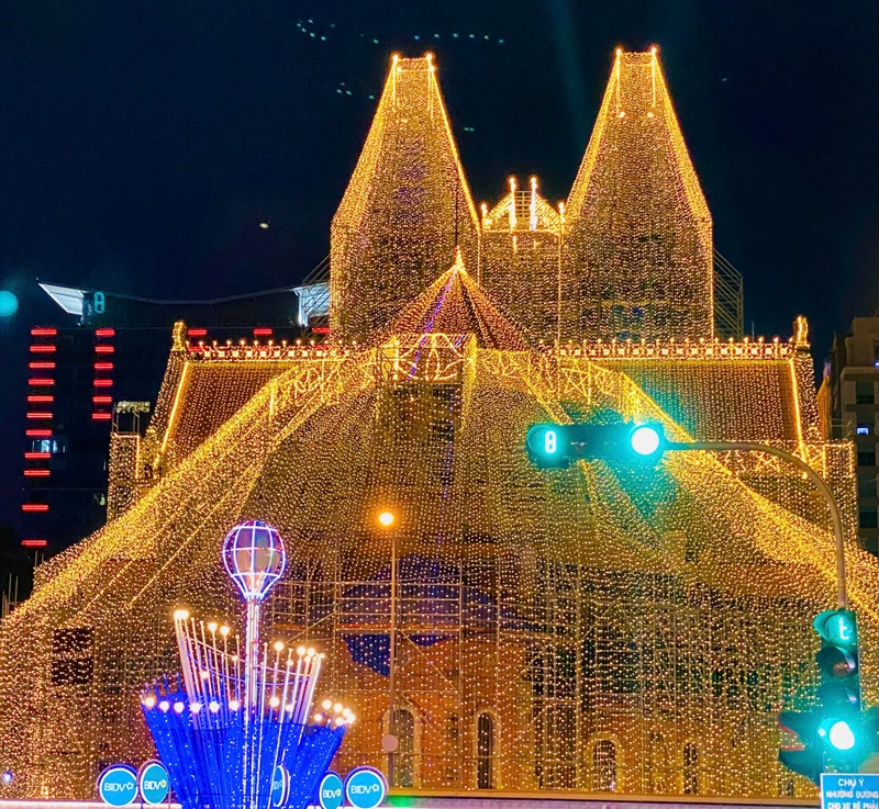 Địa điểm lãng mạn ở Sài Gòn 8/3. Địa điểm nổi tiếng ở Sài Gòn dịp 8/3