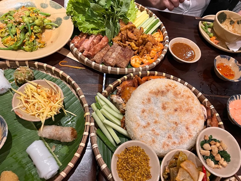 Quán ăn trưa ở Sài Gòn. Quán ăn trưa bình dân ở Sài Gòn