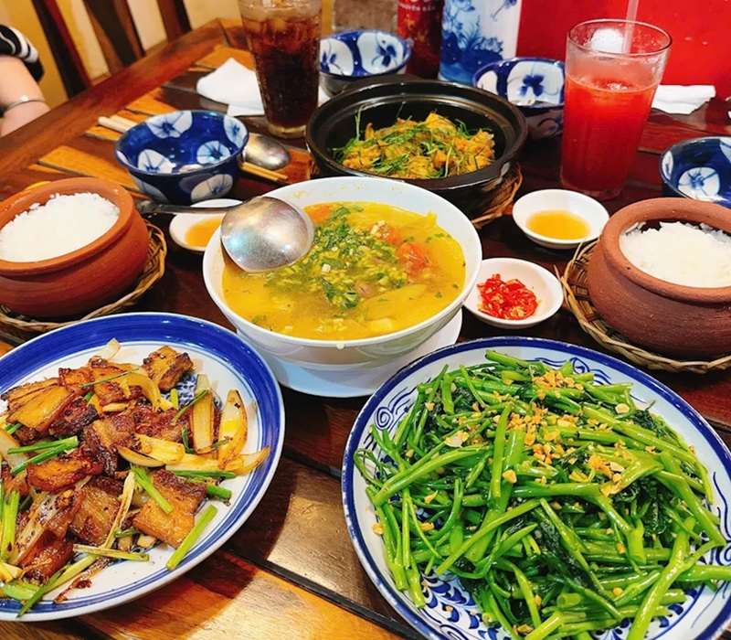 Quán ăn trưa ở Sài Gòn. Quán ăn trưa nổi tiếng ở Sài Gòn