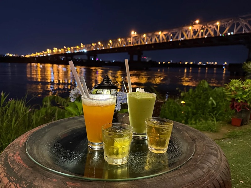 Quán cafe ven sông Hồng ở Hà Nội. Quán cafe ven sông giá rẻ ở Hà Nội