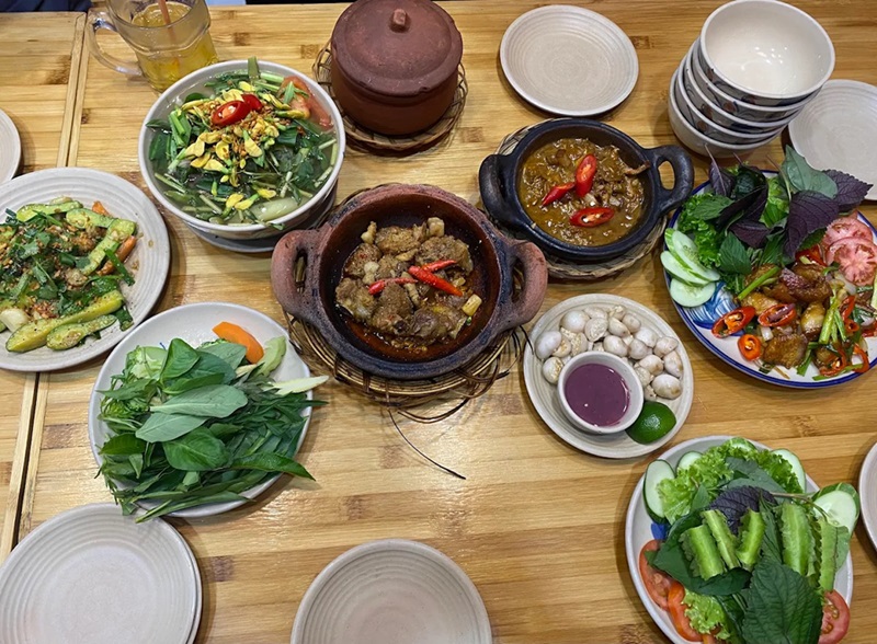 Quán cơm niêu ở Sài Gòn. Quán cơm niêu nổi tiếng ở Sài Gòn