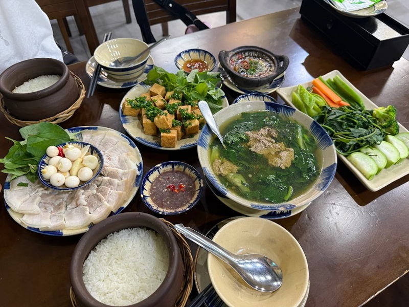 Quán cơm niêu ở Sài Gòn. Quán cơm niêu nổi tiếng Sài Gòn
