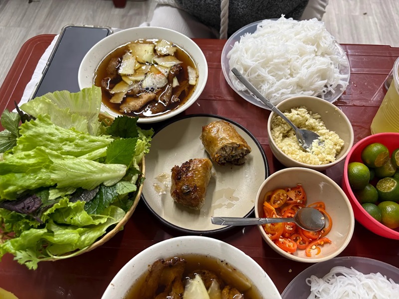 Quán bún chả ở Hà Nội. Quán bún chả nổi tiếng Hà Nội