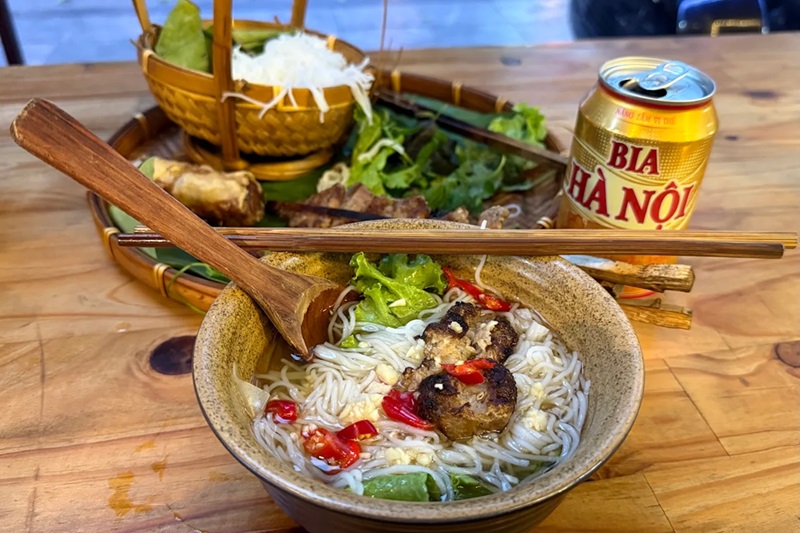Quán bún chả ở Hà Nội. Quán bún chả nổi tiếng Hà Nội