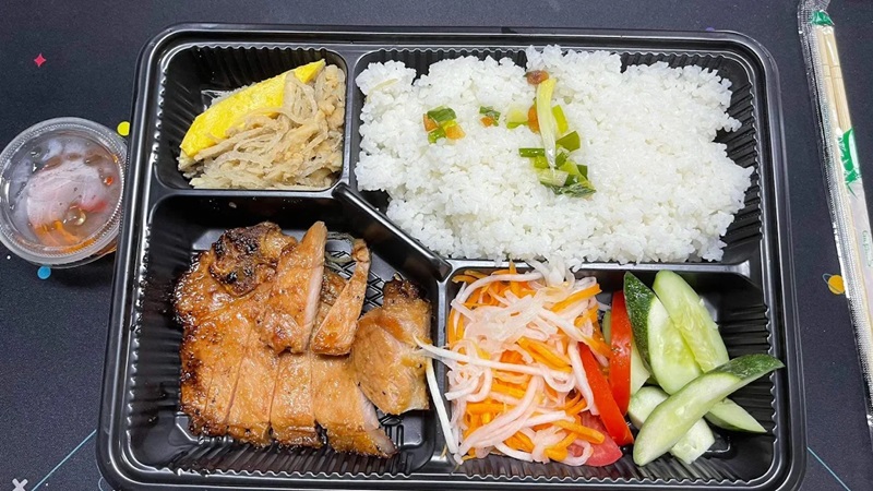 Quán ăn trưa ở Cửa Lò. Quán ăn trưa nổi tiếng ở Cửa Lò