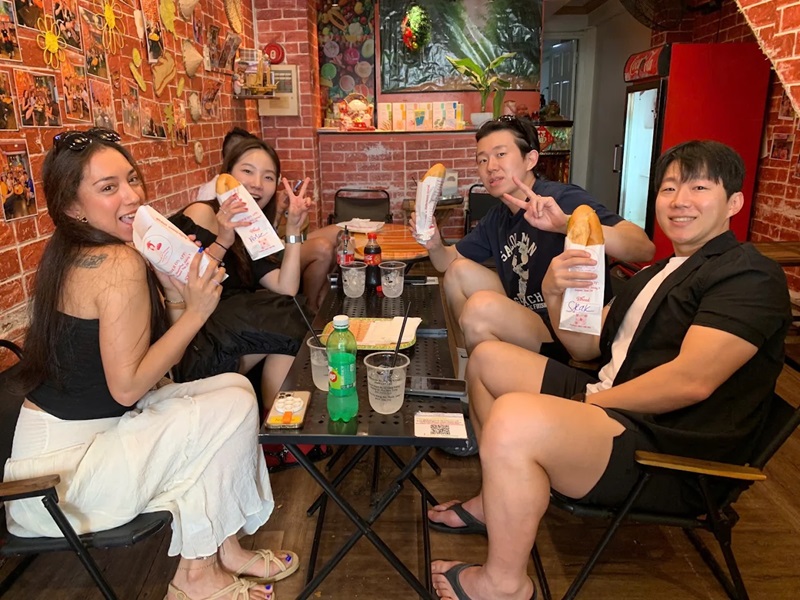 Quán bánh mì ở Nha Trang. Quán bánh mì bình dân ở Nha Trang