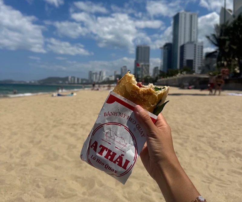 Quán bánh mì ở Nha Trang. Quán bánh mì bình dân ở Nha Trang